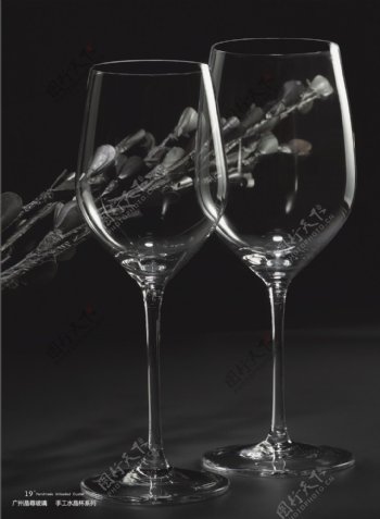 人工吹制水晶玻璃红酒图片