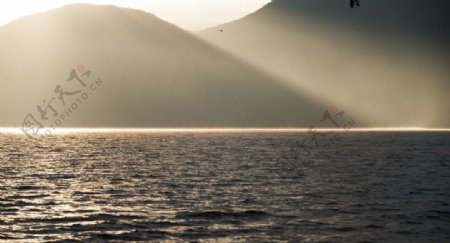 泸沽湖一米阳光图片