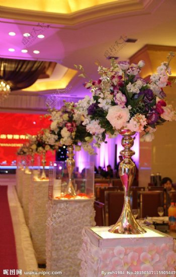 婚礼大厅花盆花艺图片