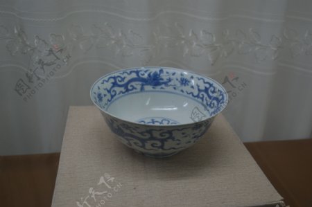青花瓷碗图片