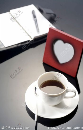咖啡办公桌图片
