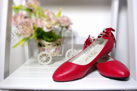 女鞋红色素材图片