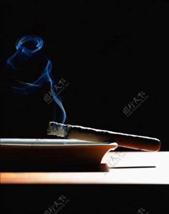 雪茄烟灰缸图片
