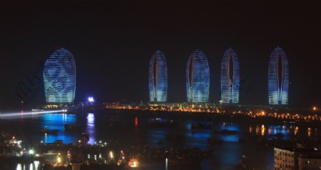 三亚渔港夜图片