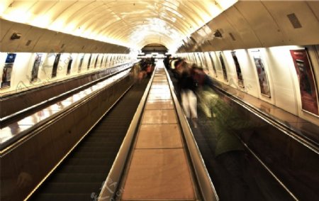 地铁滚梯图片