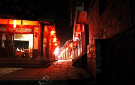 古镇小巷夜景图片