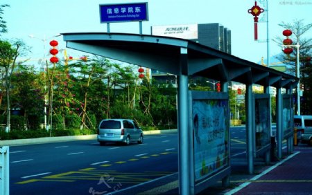 深圳龙岗大运公交站图片