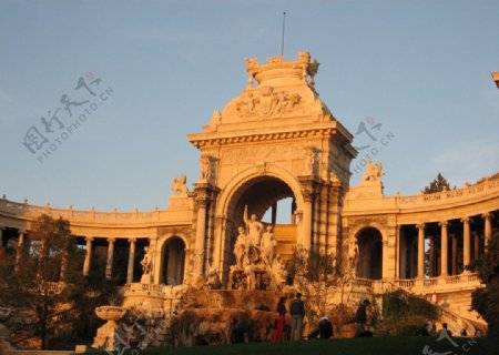 隆尚宫法国马赛拿破仑三世行宫巴洛克建筑罗马建筑风格东方建筑群雕喷泉雕塑图片