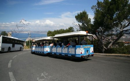 欧洲街头巴士图片