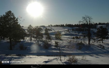 自然风景之雪地日落图片