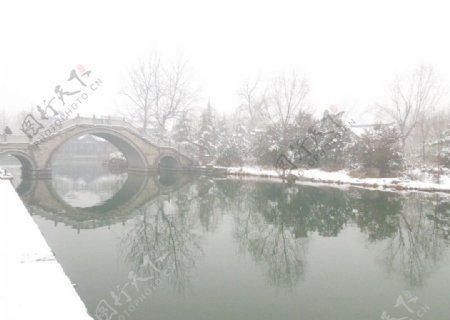 明湖桥图片