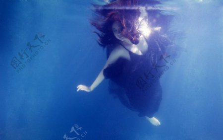 水下女人图片