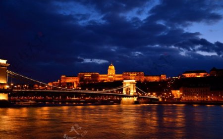 布达佩斯夜景图片