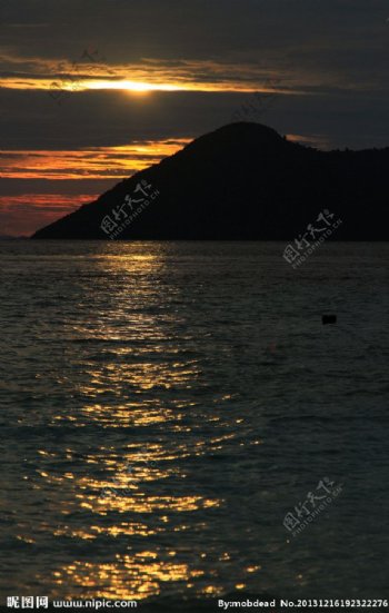 海岛日落图片