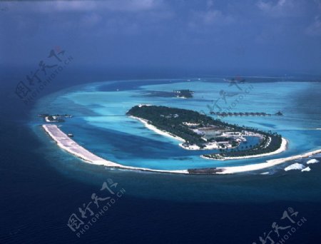 马尔代夫旅游岛鸟瞰图片