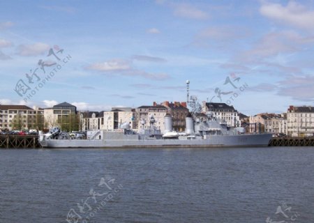 巴黎卢瓦尔河上的军舰图片