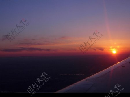 飞机上看日出图片