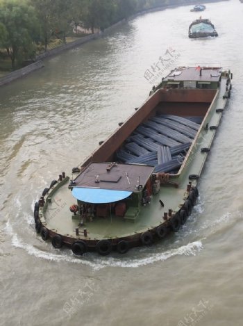 苏州京杭大运河驳船图片