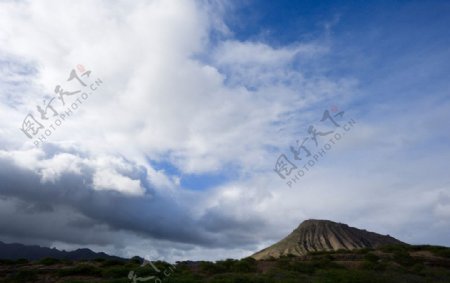 岩山雲天图片