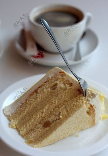 奶油蛋糕和咖啡图片