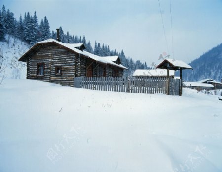 冬日村庄图片