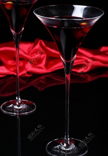 红葡萄酒红色丝绸图片