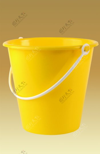 黄色水桶图片