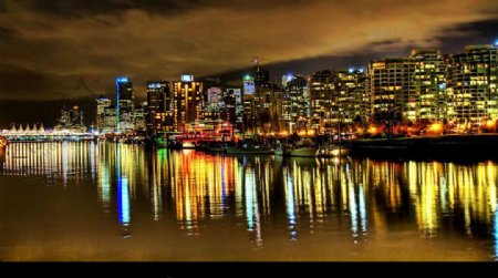 绚烂的城市河岸的夜色图片