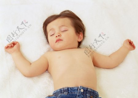 熟睡的宝宝可爱的宝图片