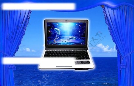 蓝色大海和笔记本电脑图片