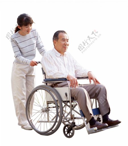 女孩推着坐在轮椅上的老人图片