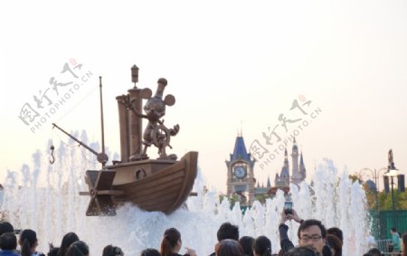 上海迪士尼蒸汽船米奇喷泉