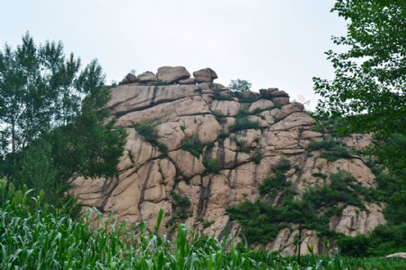 石头山
