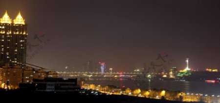武汉长江大桥夜景远眺