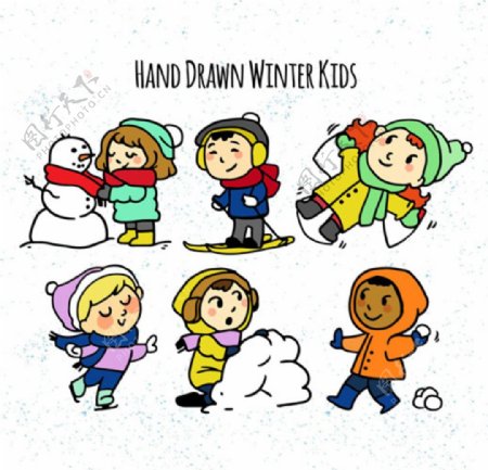 圣诞节在雪地里玩耍的孩子