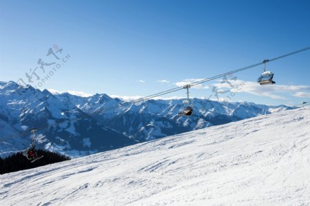 雪山缆车风景图片