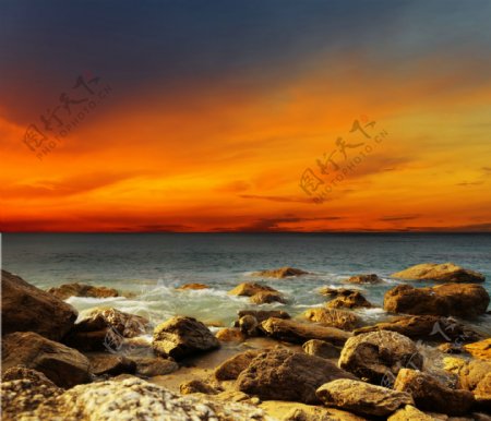黄昏海岸风景图片