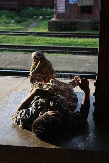 列车车站休息孟加拉国锡尔赫特Srimongol