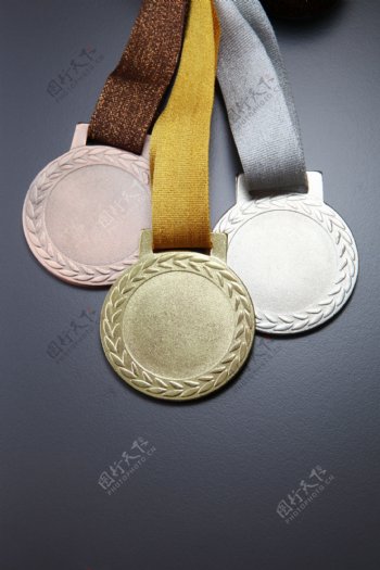 三枚奖牌图片