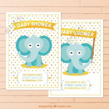 可爱的大象宝宝洗澡卡