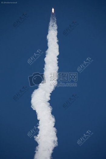 火箭发射蒸汽烟径凝结尾迹化学制剂轨道Spacex公司