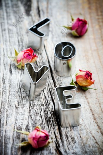 浪漫玫瑰字母背景图片