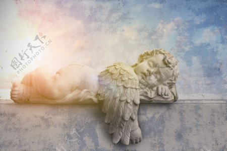 睡觉的天使雕塑图片