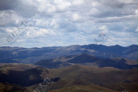 山峰风景摄影图片