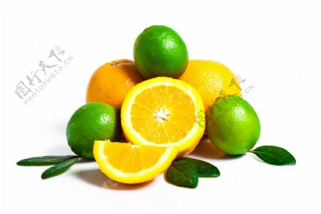 新鲜的橙子和橘子特写图片