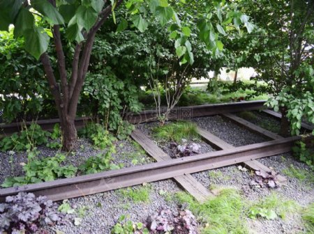 废旧的铁路轨道