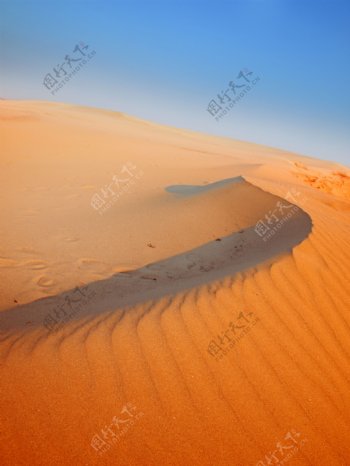 无尽的沙漠图片