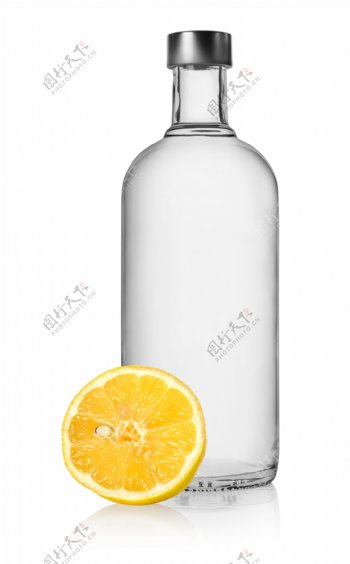 柠檬与玻璃瓶子