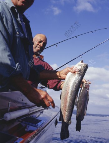 钓鱼的男人图片