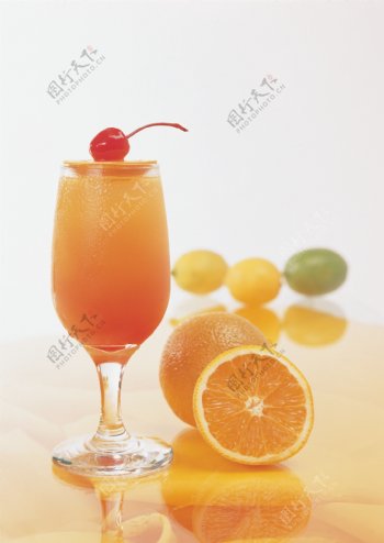 果汁和水果图片